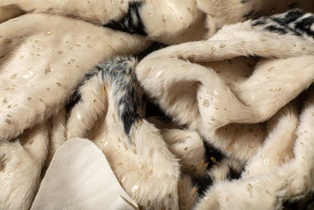 4' X 5' Off White Black And Gold Faux Cowhide Non Skid Area Rug - Homeroots - Flyclothing LLC