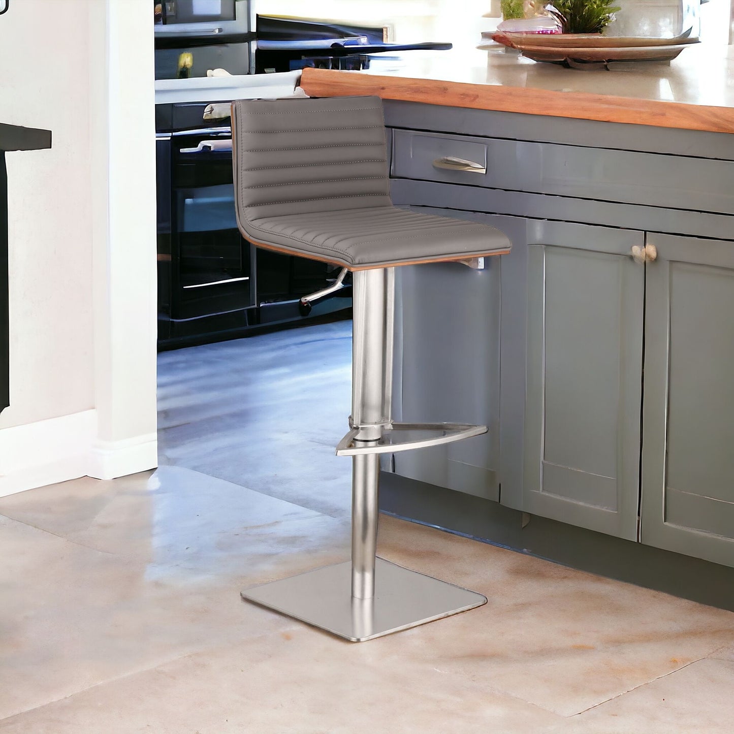22" Gray And Silver Iron Swivel Low Back Adjustable Height Bar Chair - Homeroots - Flyclothing LLC