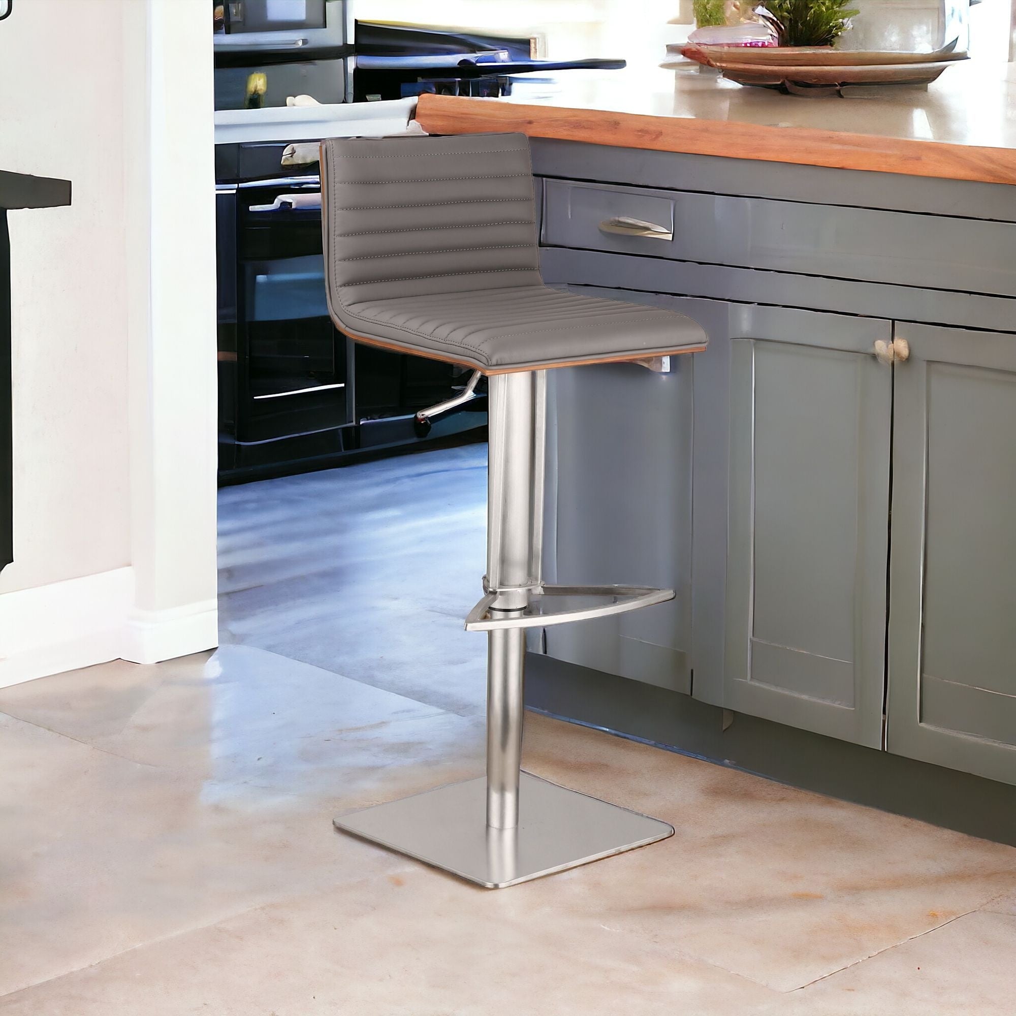 22" Gray And Silver Iron Swivel Low Back Adjustable Height Bar Chair - Homeroots - Flyclothing LLC