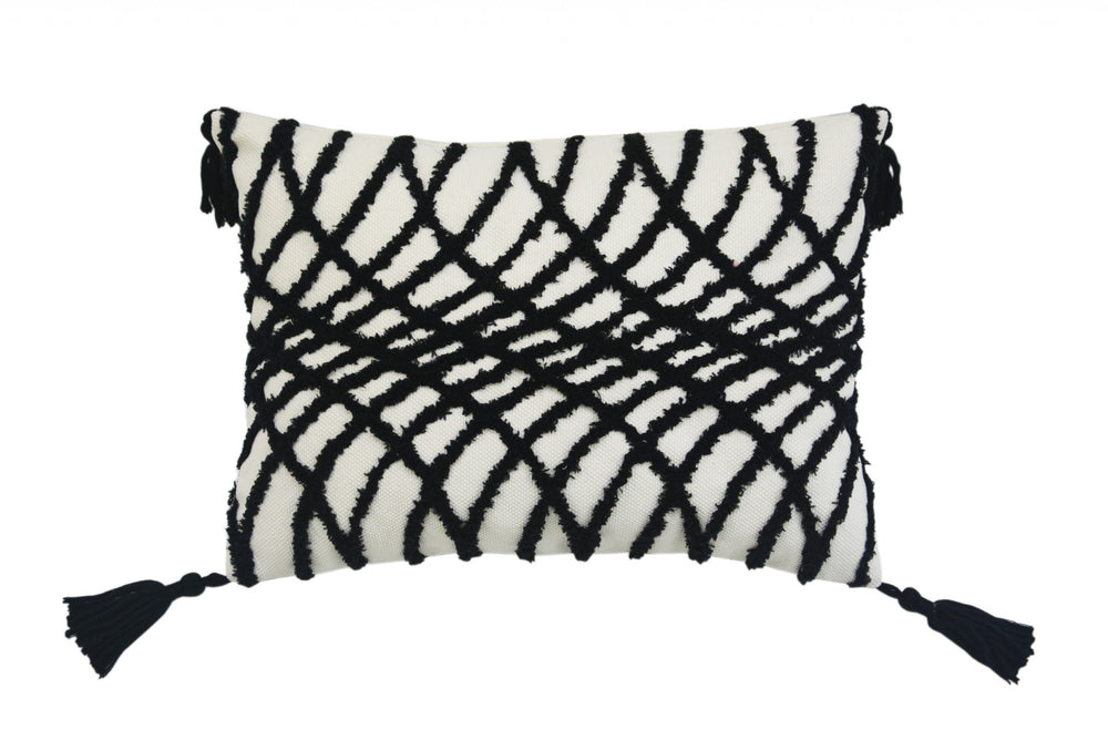 13" X 18" Black And White Geometric Zippered Polyester And Cotton Blend Throw Pillow With Tassels - Homeroots - Flyclothing LLC