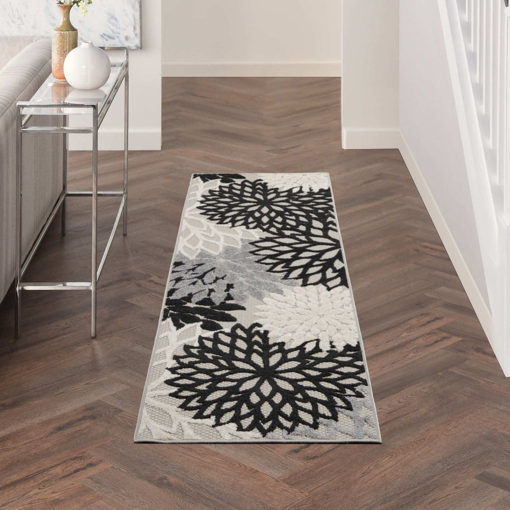 2' X 6' Black And White Floral Non Skid Indoor Outdoor Runner Rug - Homeroots - Flyclothing LLC