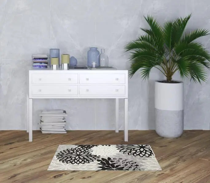 3' X 4' Black And White Floral Non Skid Indoor Outdoor Area Rug - Homeroots - Flyclothing LLC