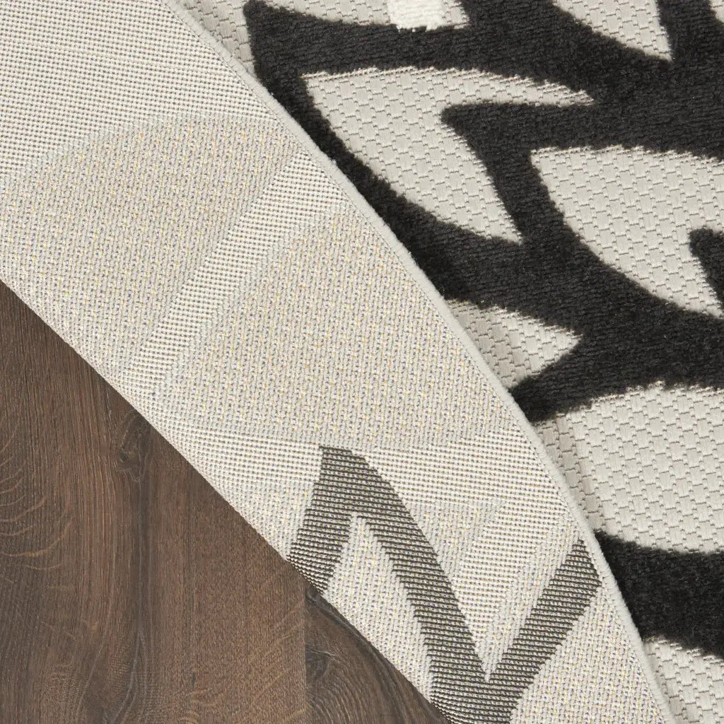 8' X 8' Black And White Round Floral Non Skid Indoor Outdoor Area Rug - Homeroots - Flyclothing LLC