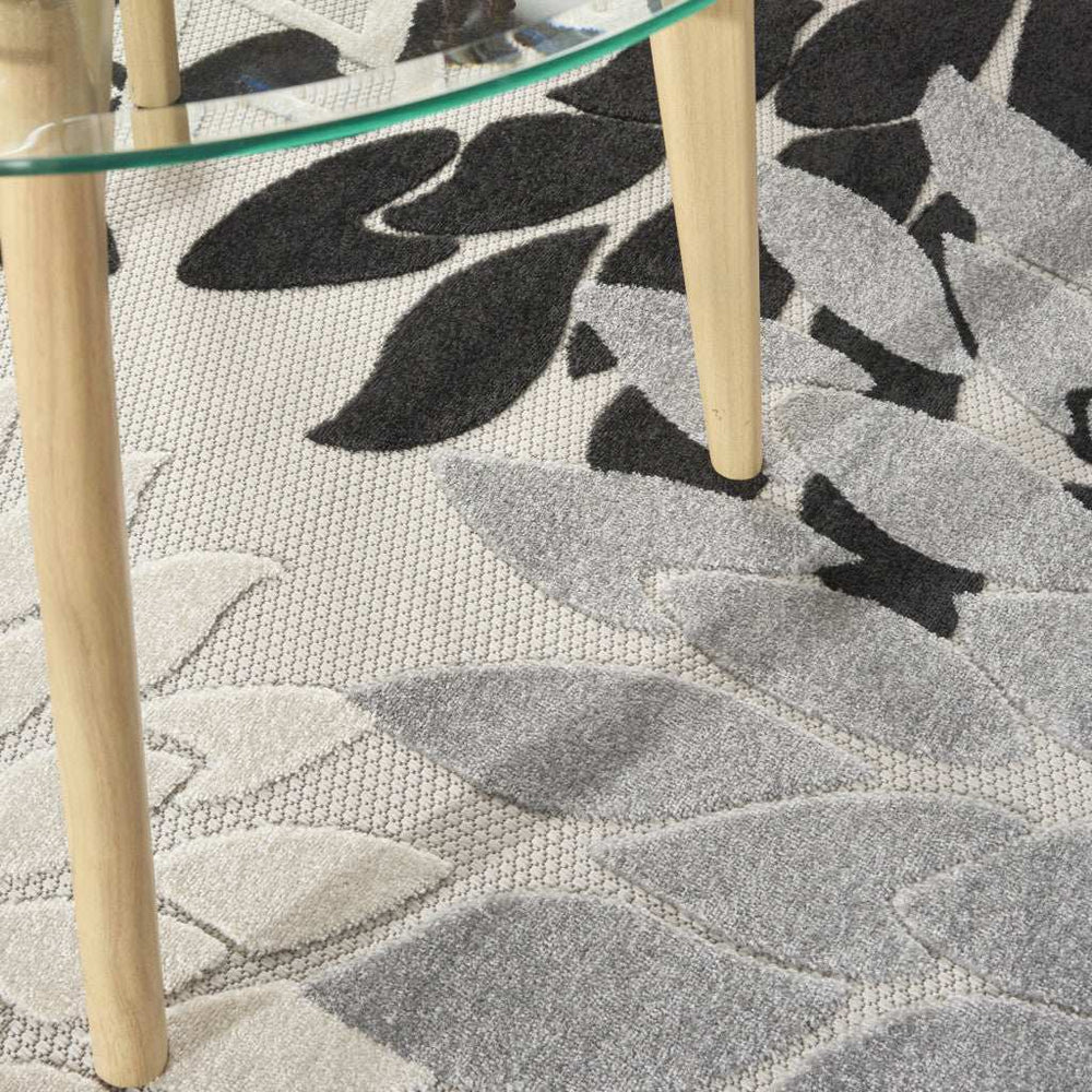 8' X 8' Black And White Round Floral Non Skid Indoor Outdoor Area Rug - Homeroots - Flyclothing LLC