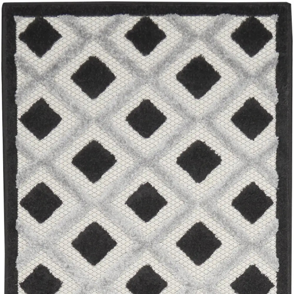 2' X 12' Black And White Gingham Non Skid Indoor Outdoor Runner Rug - Homeroots - Flyclothing LLC