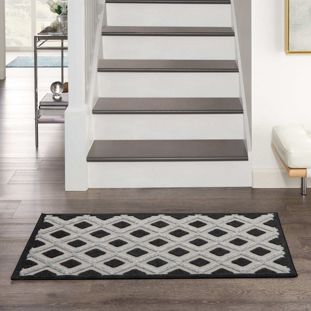 3' X 4' Black And White Gingham Non Skid Indoor Outdoor Area Rug - Homeroots - Flyclothing LLC