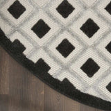 8' X 8' Black And White Round Gingham Non Skid Indoor Outdoor Area Rug - Homeroots - Flyclothing LLC