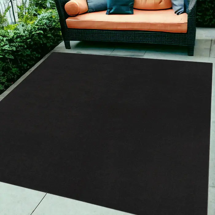 7' X 10' Black Stain Resistant Indoor Outdoor Area Rug - Homeroots - Flyclothing LLC