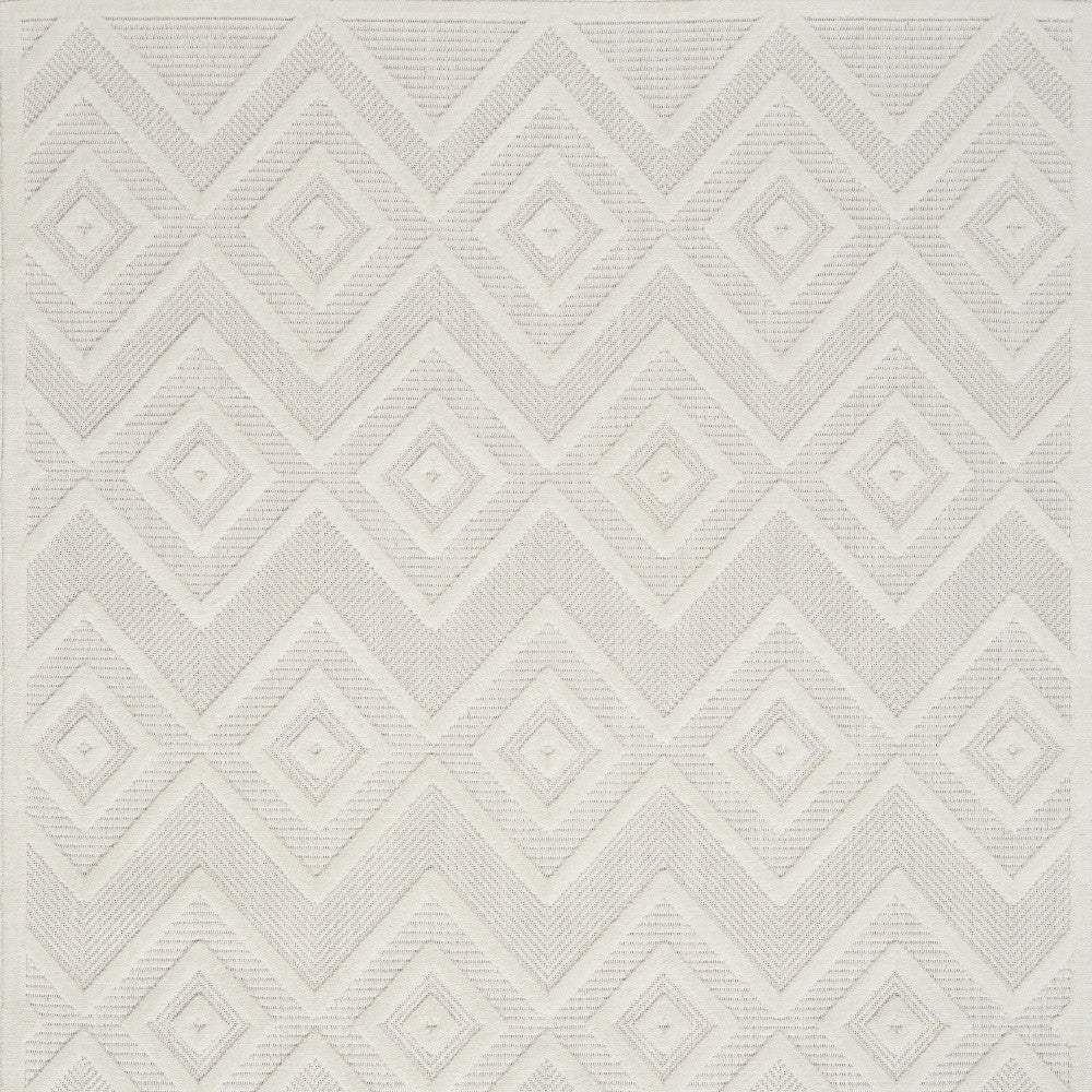 6' X 9' Ivory And White Argyle Indoor Outdoor Area Rug - Homeroots - Flyclothing LLC