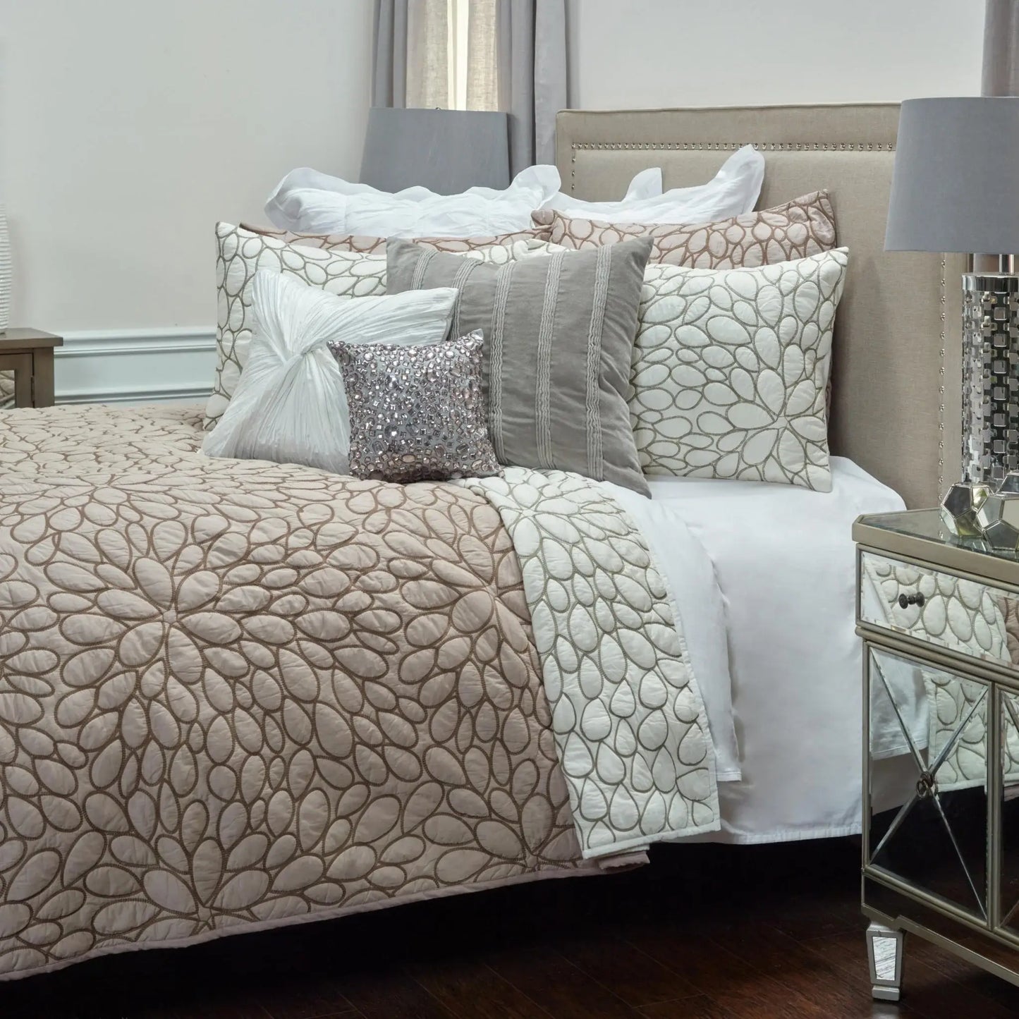 Dark Blush Queen 100% Cotton 300 Thread Count Machine Washable Down Alternative Comforter - Homeroots - Flyclothing LLC