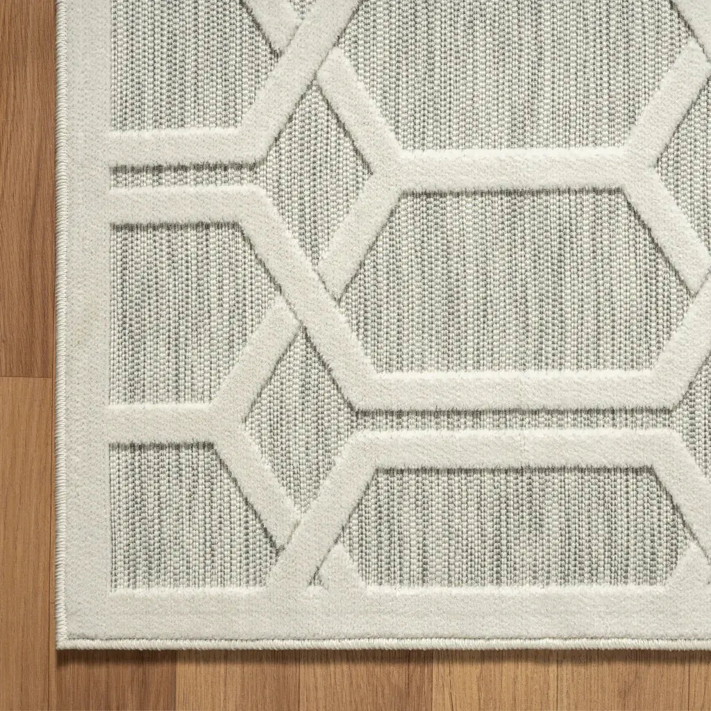 8' X 10' Gray And Ivory Geometric Stain Resistant Indoor Outdoor Area Rug - Homeroots - Flyclothing LLC