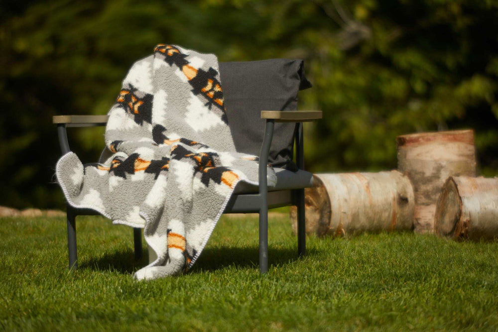 Gray Knitted Sherpa Geometric Reversable Throw - Homeroots - Flyclothing LLC