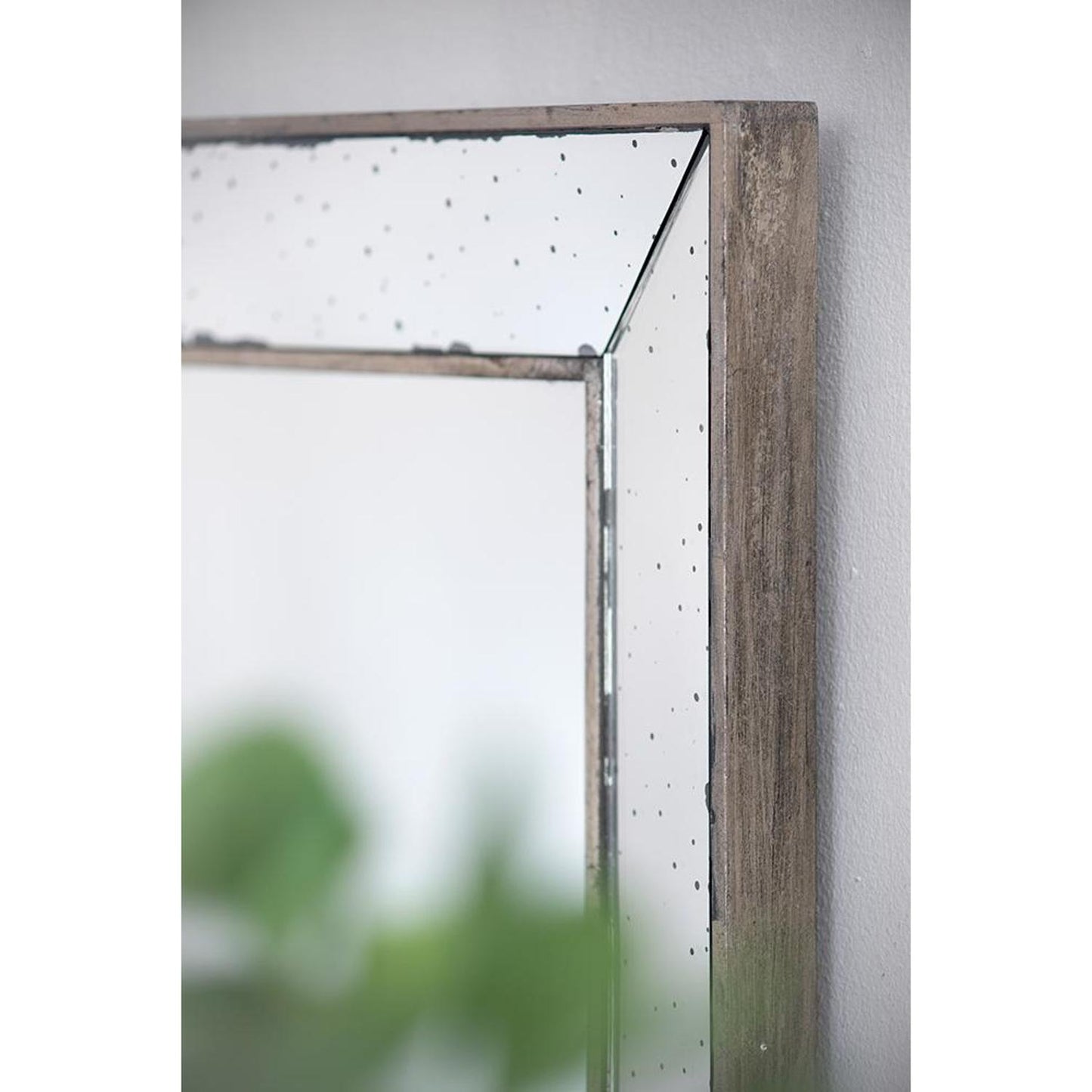 18" Wall Mounted Vintage Style Glass Frame Accent Mirror - Homeroots - Flyclothing LLC