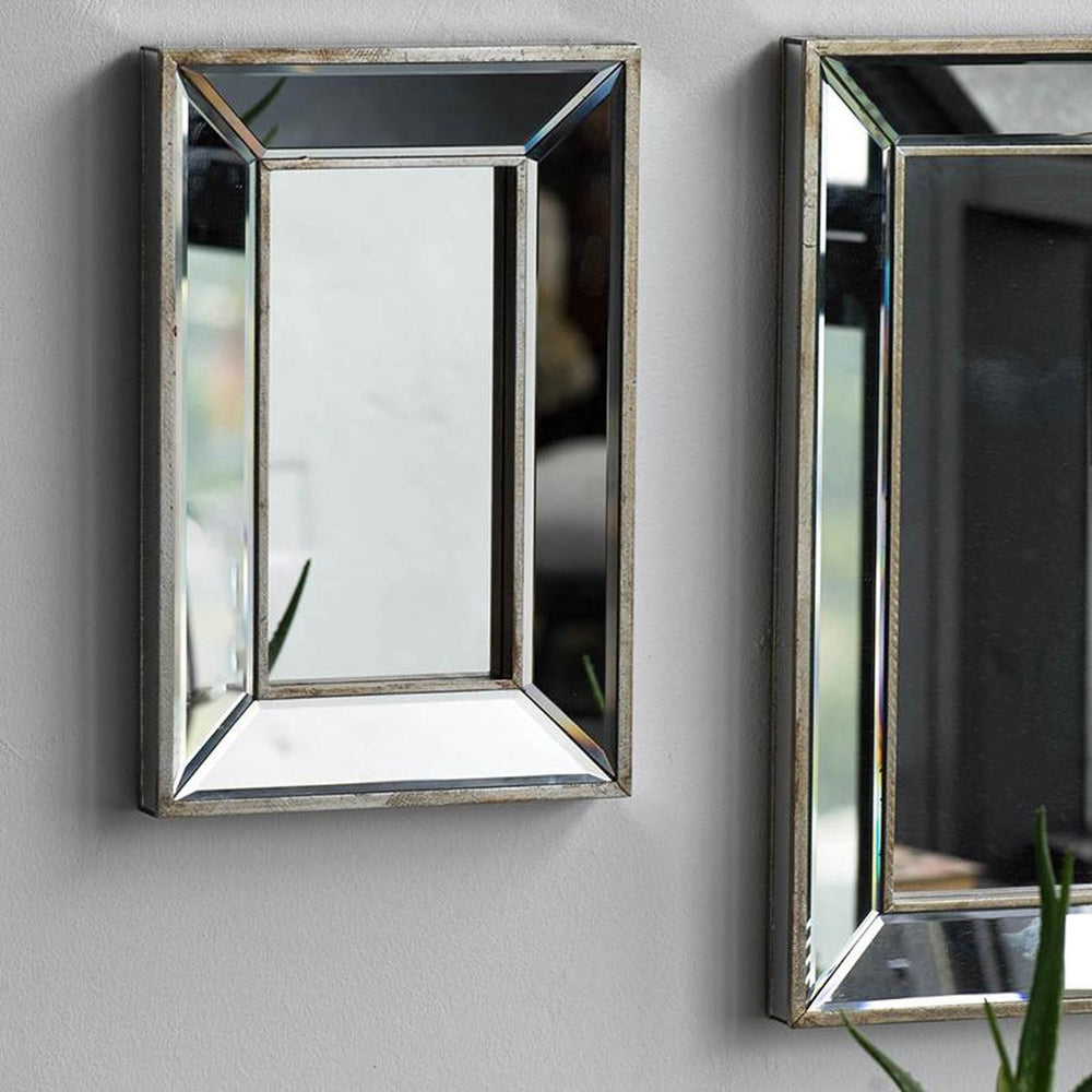 18" Silver Framed Accent Mirror - Homeroots - Flyclothing LLC