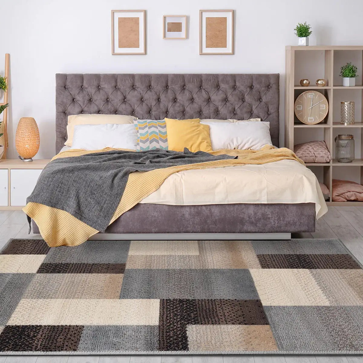 4' X 6' Grey-Brown Patchwork Power Loom Stain Resistant Area Rug - Homeroots - Flyclothing LLC