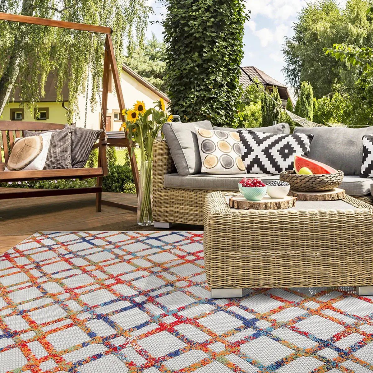 7' X 9' Cream Geometric Stain Resistant Non Skid Indoor Outdoor Area Rug - Homeroots - Flyclothing LLC