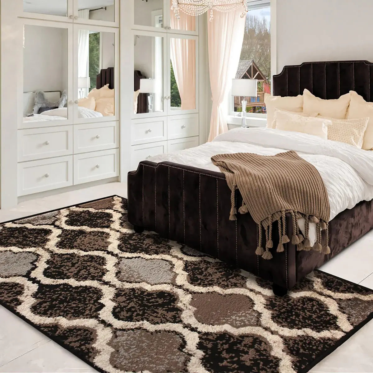 6' X 9' Chocolate Quatrefoil Power Loom Distressed Stain Resistant Area Rug - Homeroots - Flyclothing LLC