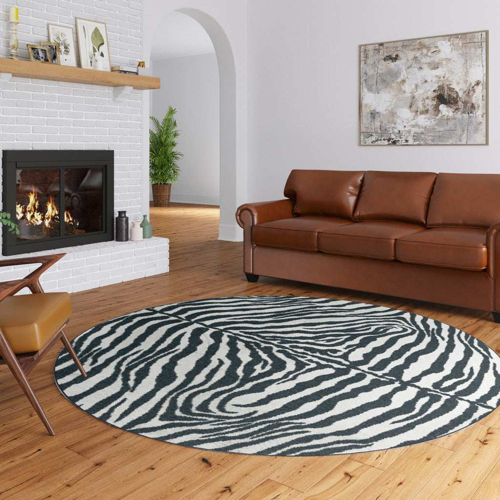 8' X 8' Black and White Zebra Print Round Shag Handmade Non Skid Area Rug - Homeroots - Flyclothing LLC