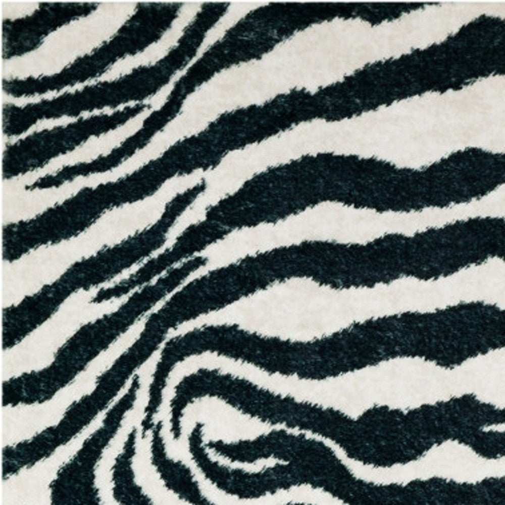 8' X 8' Black and White Zebra Print Round Shag Handmade Non Skid Area Rug - Homeroots - Flyclothing LLC