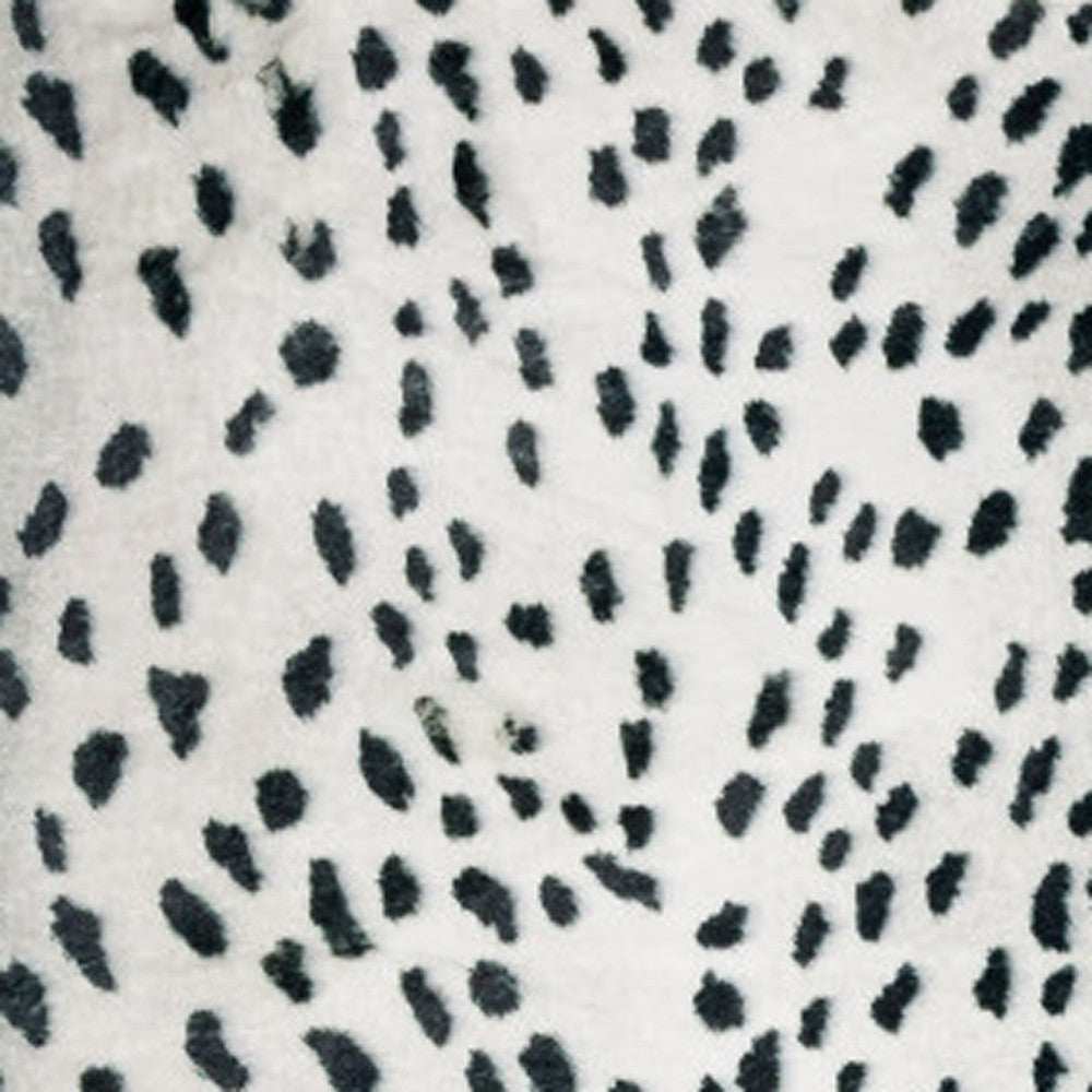 8' X 8' Black Round Gazelle Print Shag Handmade Non Skid Area Rug - Homeroots - Flyclothing LLC
