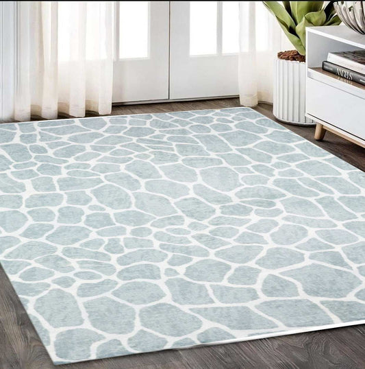 5' X 8' Gray and Ivory Animal Print Handmade Non Skid Area Rug - Homeroots - Flyclothing LLC