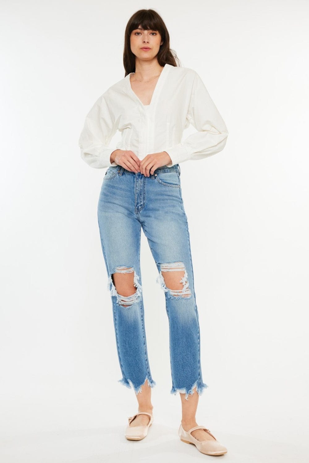 Kancan Distressed Frayed Hem Cropped Jeans - Trendsi