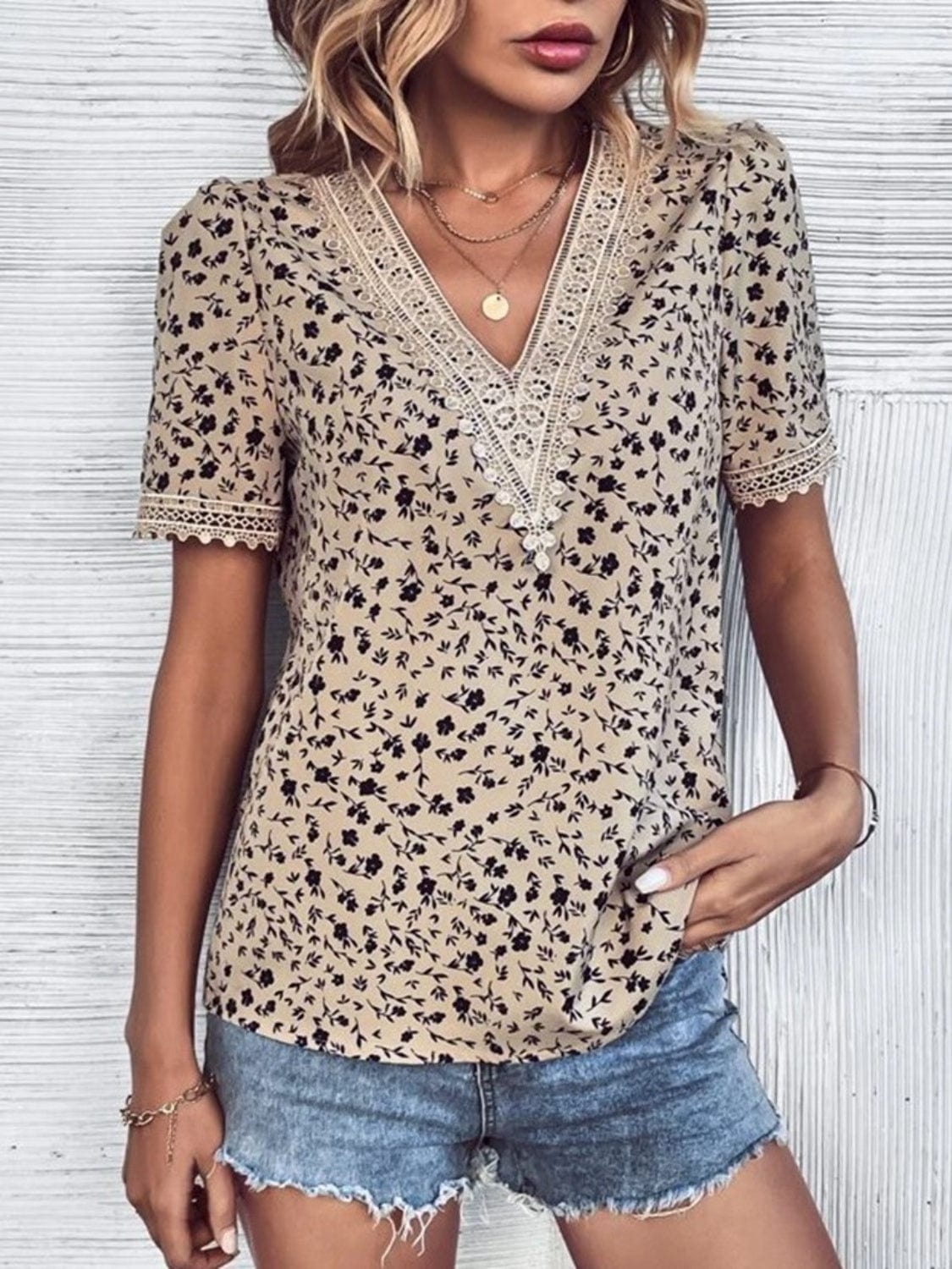 Full Size Printed V-Neck Short Sleeve Blouse - Trendsi
