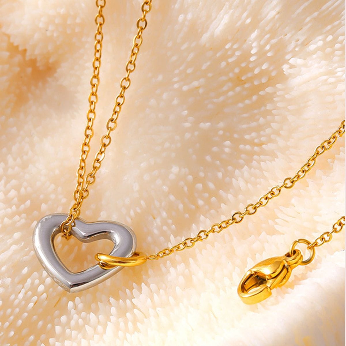 18K Gold-Plated Heart Bracelet - Trendsi