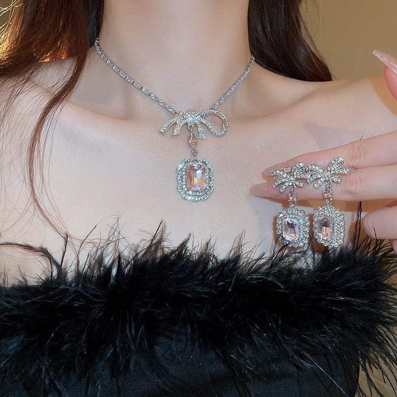Alloy Crystal Geometric Pendant Necklace - Trendsi - Flyclothing LLC