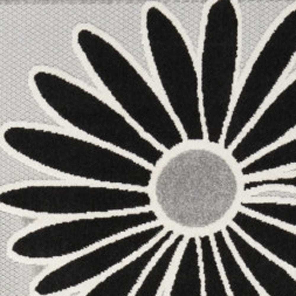 6' X 9' Black And White Floral Stain Resistant Non Skid Area Rug - Homeroots - Flyclothing LLC