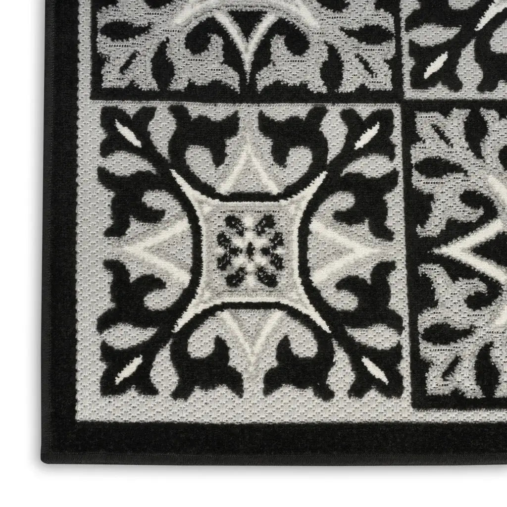 5' X 8' Black And White Fleur De Lis Stain Resistant Non Skid Area Rug - Homeroots - Flyclothing LLC