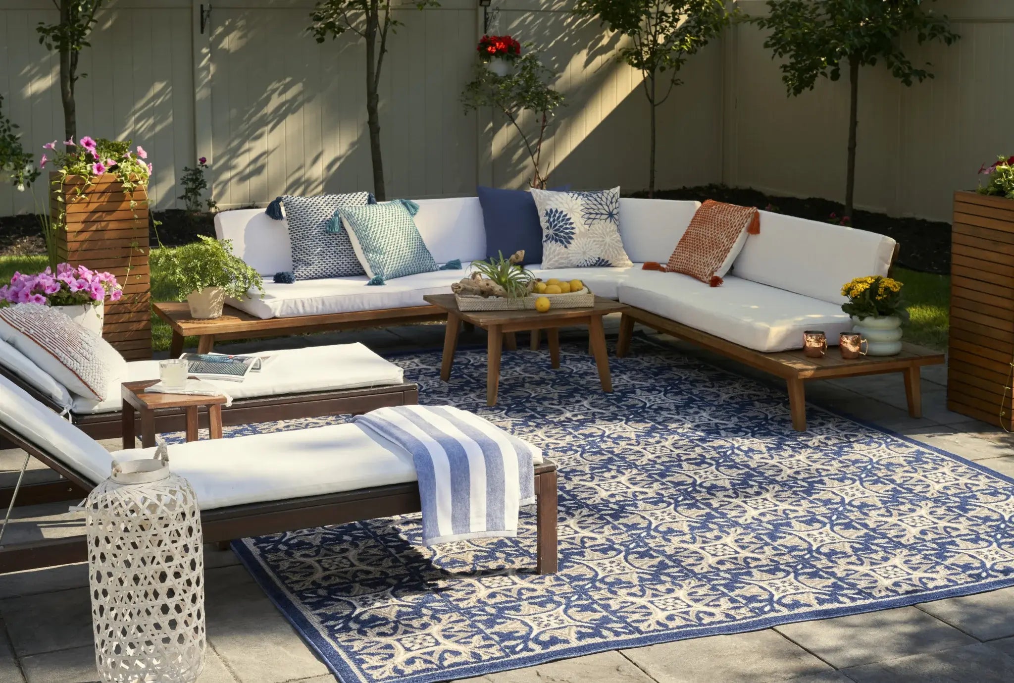 8' X 11' Blue Fleur De Lis Stain Resistant Non Skid Area Rug - Homeroots - Flyclothing LLC