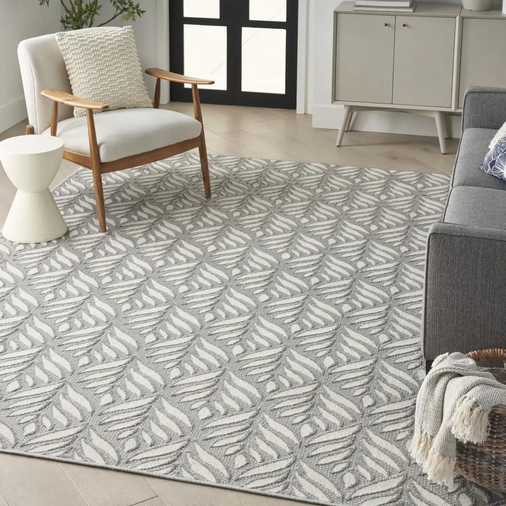 4' X 6' Grey Floral Stain Resistant Non Skid Area Rug - Homeroots - Flyclothing LLC