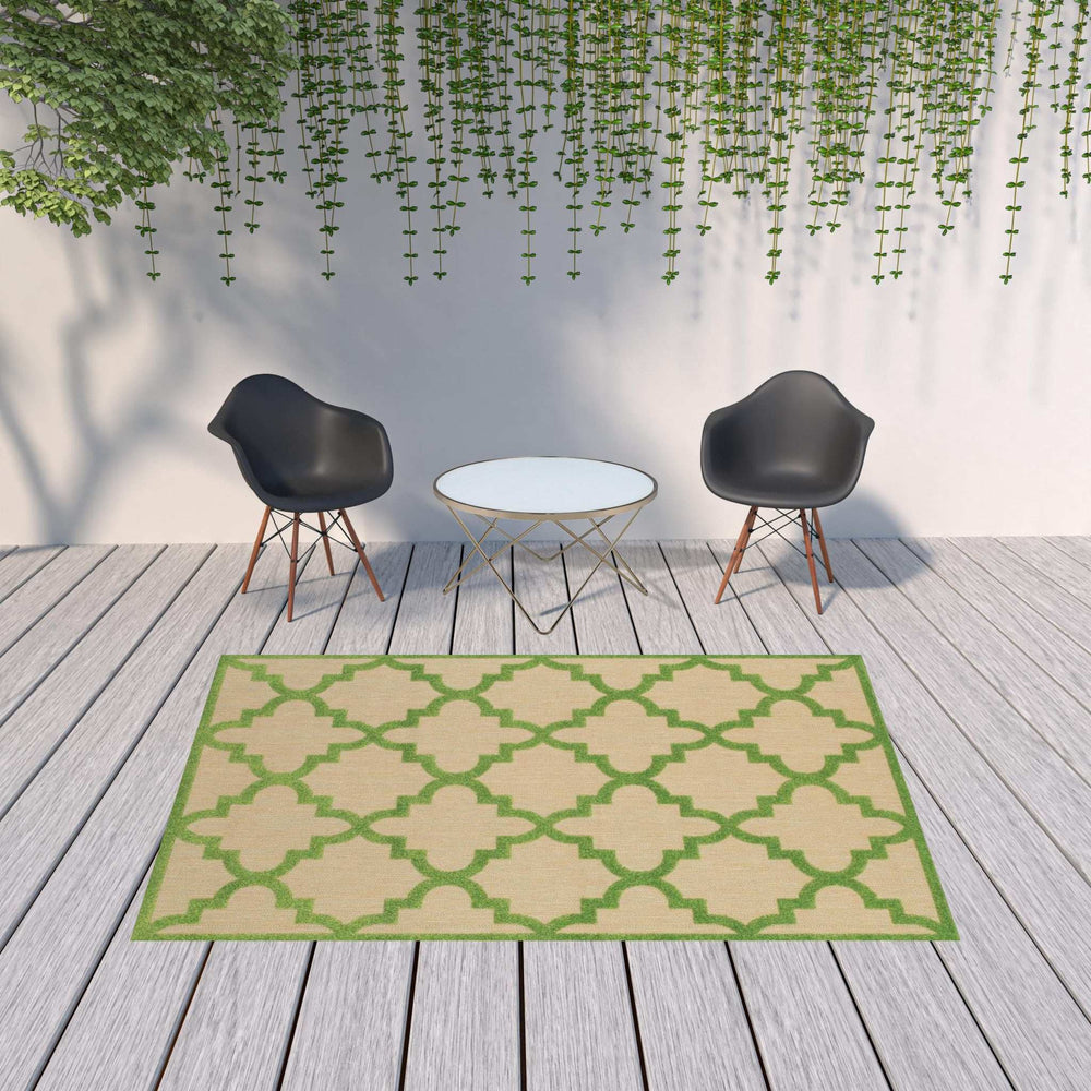 7' X 10' Green Geometric Stain Resistant Indoor Outdoor Area Rug - Homeroots - Flyclothing LLC