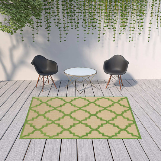 7' X 10' Green Geometric Stain Resistant Indoor Outdoor Area Rug - Homeroots - Flyclothing LLC