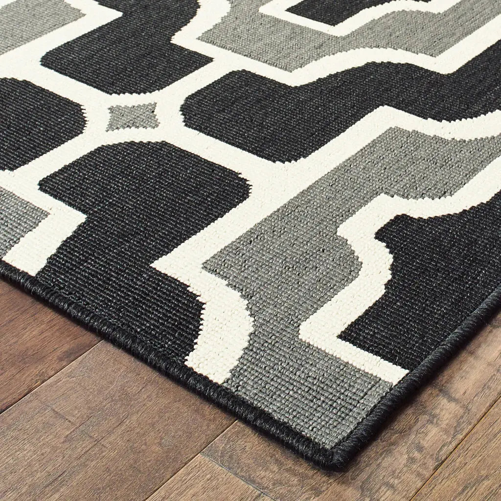5' X 8' Black and Gray Geometric Stain Resistant Indoor Outdoor Area Rug - Homeroots - Flyclothing LLC