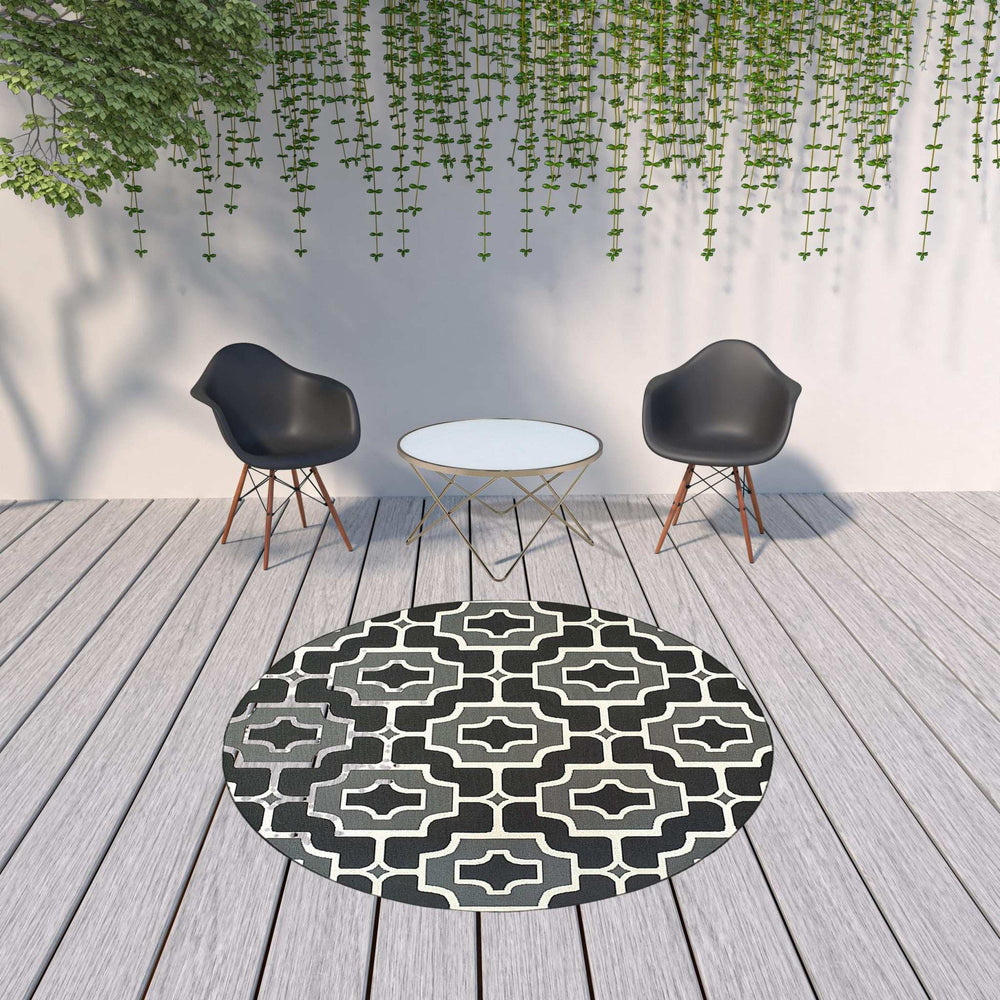 8' X 8' Black and Gray Round Geometric Stain Resistant Indoor Outdoor Area Rug - Homeroots - Flyclothing LLC