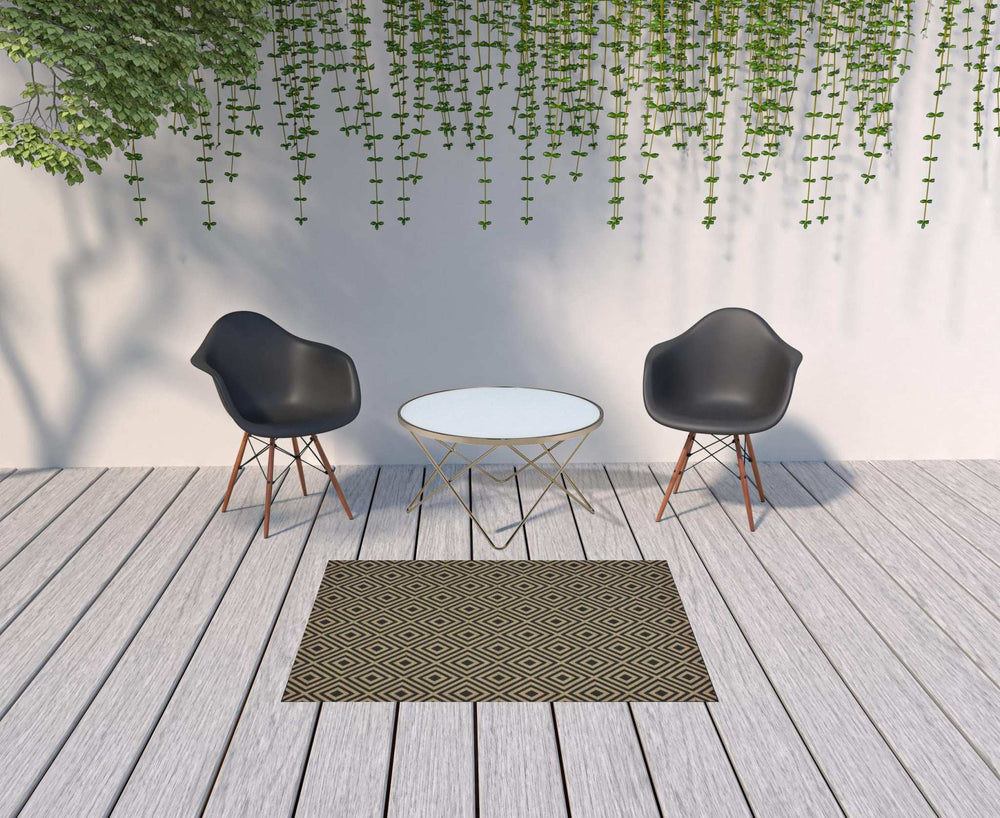 4' X 6' Black and Tan Geometric Stain Resistant Indoor Outdoor Area Rug - Homeroots - Flyclothing LLC