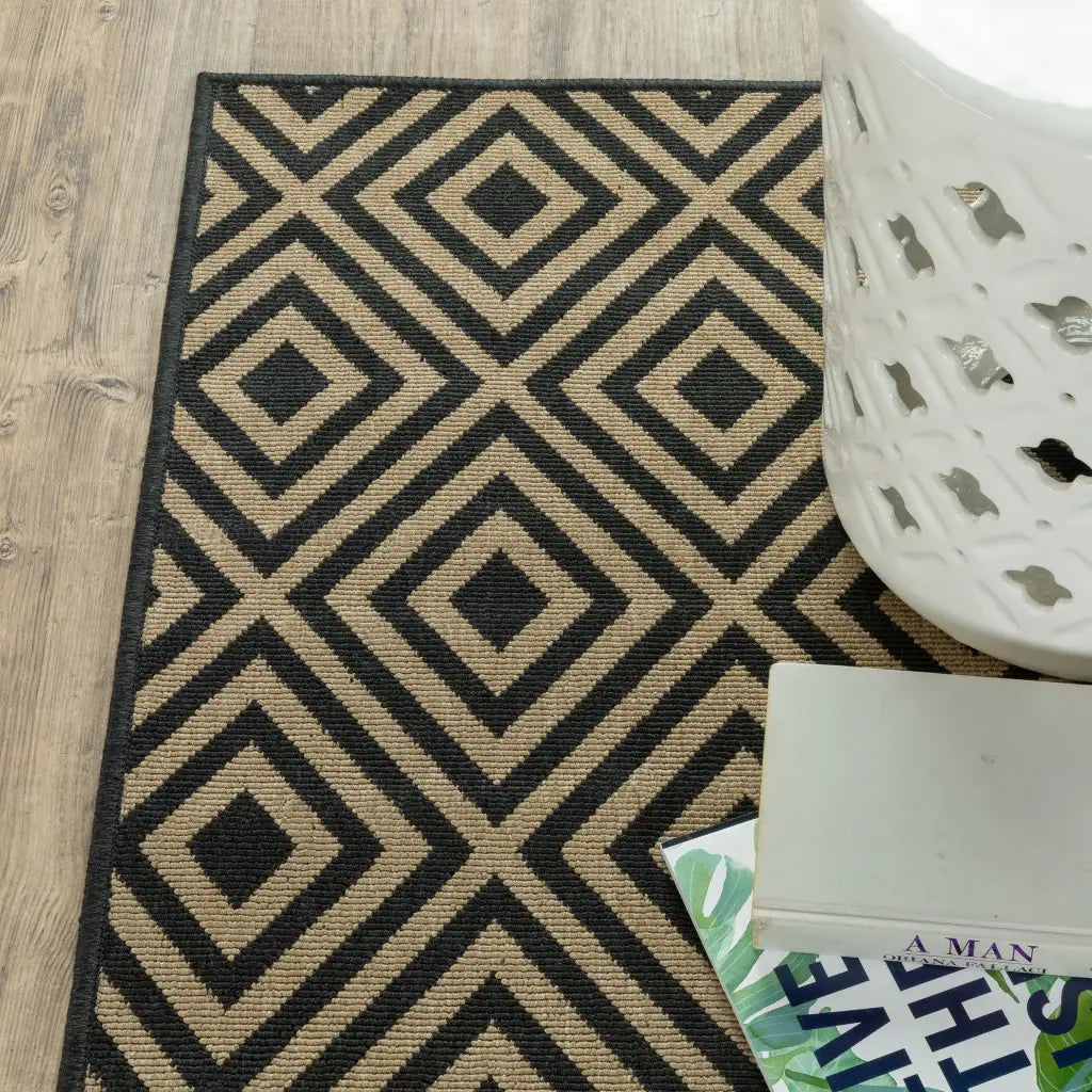 9' X 13' Black and Tan Geometric Stain Resistant Indoor Outdoor Area Rug - Homeroots - Flyclothing LLC