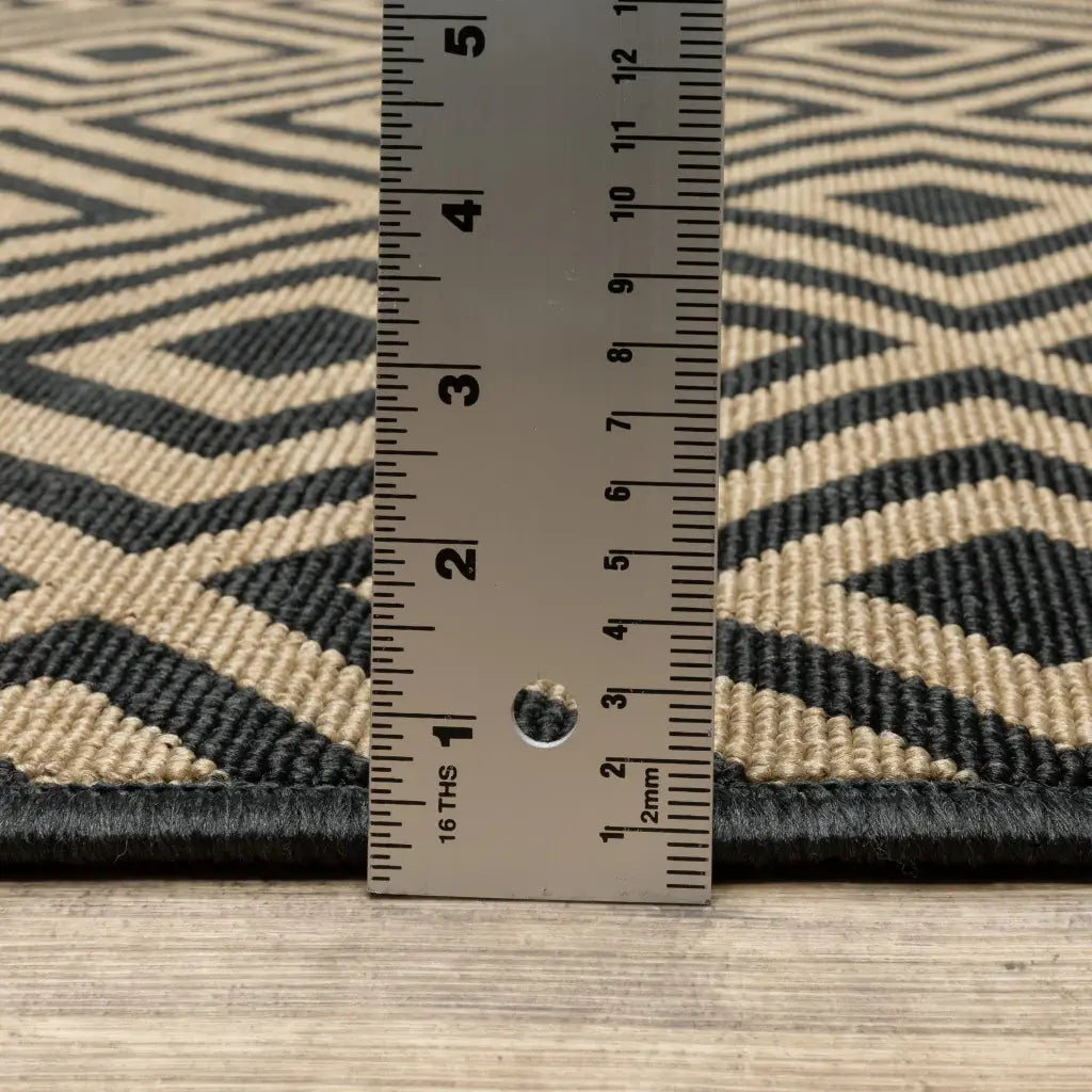 8' X 8' Black and Tan Round Geometric Stain Resistant Indoor Outdoor Area Rug - Homeroots - Flyclothing LLC