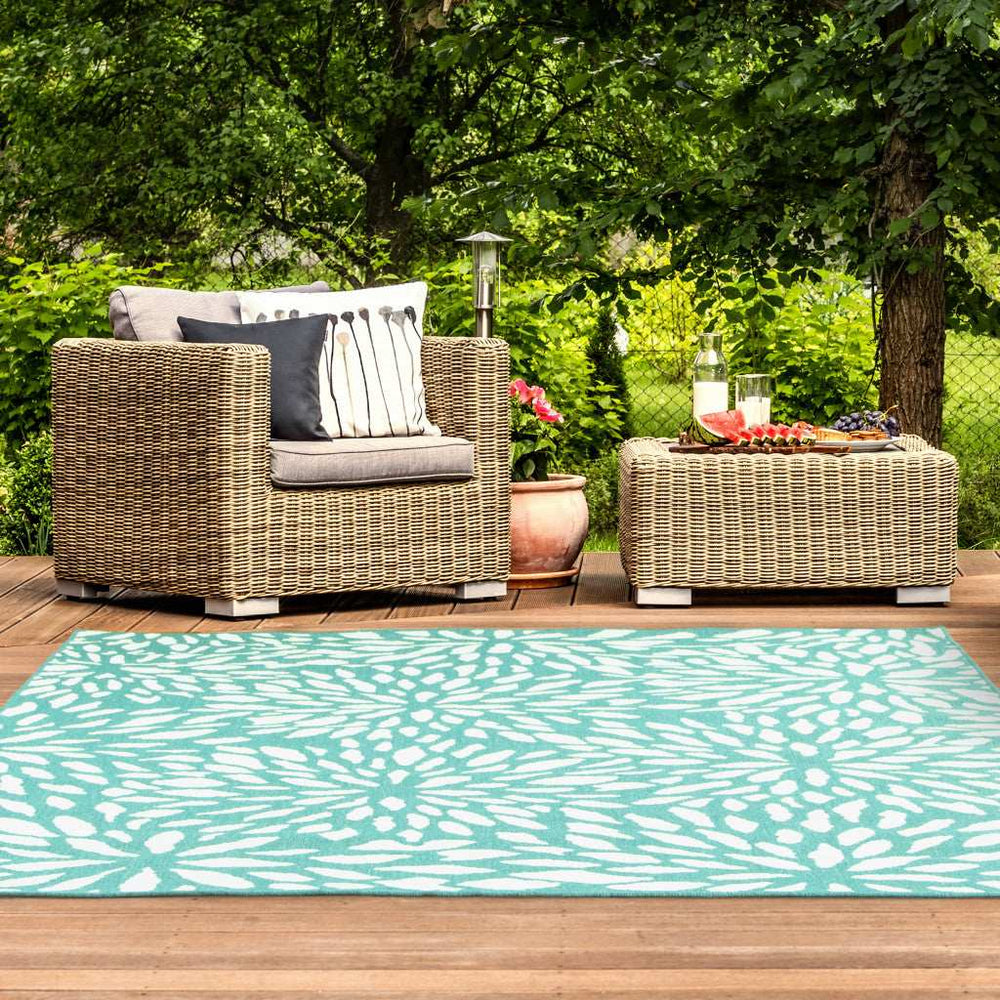 2' X 3' Blue and Ivory Floral Stain Resistant Indoor Outdoor Area Rug - Homeroots - Flyclothing LLC