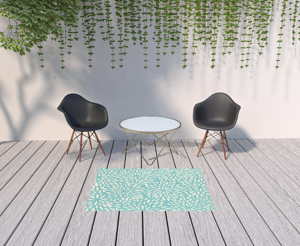 4' X 6' Blue and Ivory Floral Stain Resistant Indoor Outdoor Area Rug - Homeroots - Flyclothing LLC