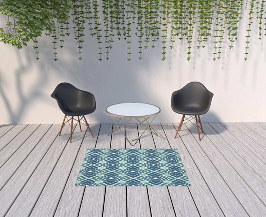 4' X 6' Blue and Ivory Geometric Stain Resistant Indoor Outdoor Area Rug - Homeroots - Flyclothing LLC