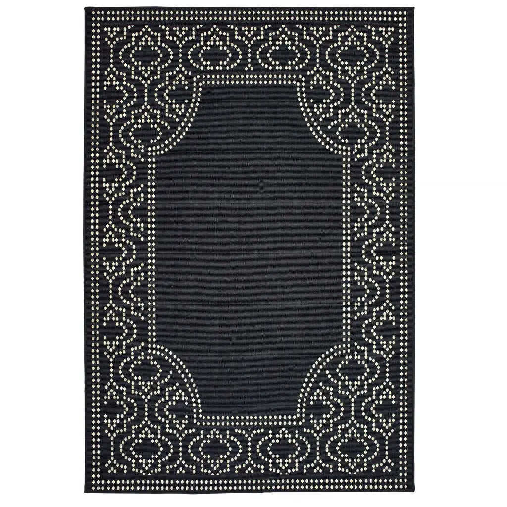 4' X 6' Black and Ivory Stain Resistant Indoor Outdoor Area Rug - Homeroots - Flyclothing LLC
