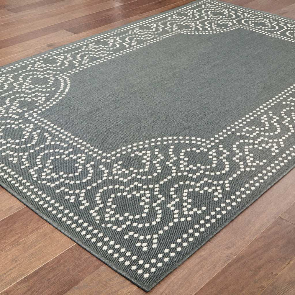 5' X 8' Gray and Ivory Stain Resistant Indoor Outdoor Area Rug - Homeroots - Flyclothing LLC