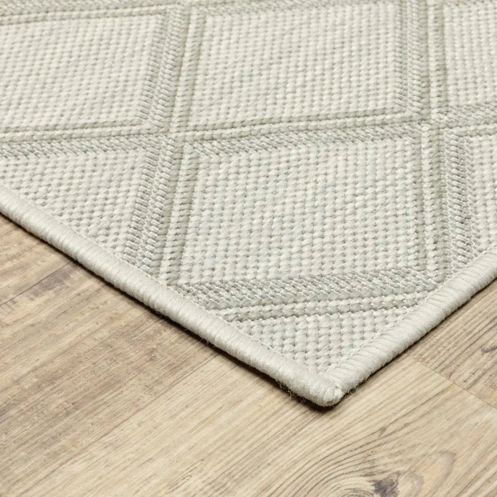 5' X 7' Gray and Ivory Geometric Stain Resistant Indoor Outdoor Area Rug - Homeroots - Flyclothing LLC