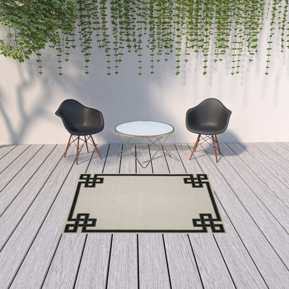 5' X 7' Beige and Black Stain Resistant Indoor Outdoor Area Rug - Homeroots - Flyclothing LLC