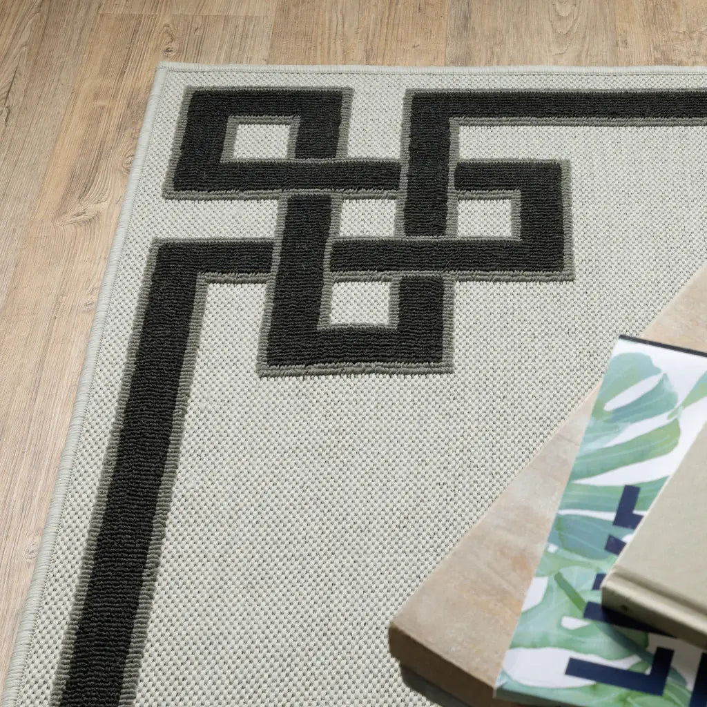 5' X 7' Beige and Black Stain Resistant Indoor Outdoor Area Rug - Homeroots - Flyclothing LLC