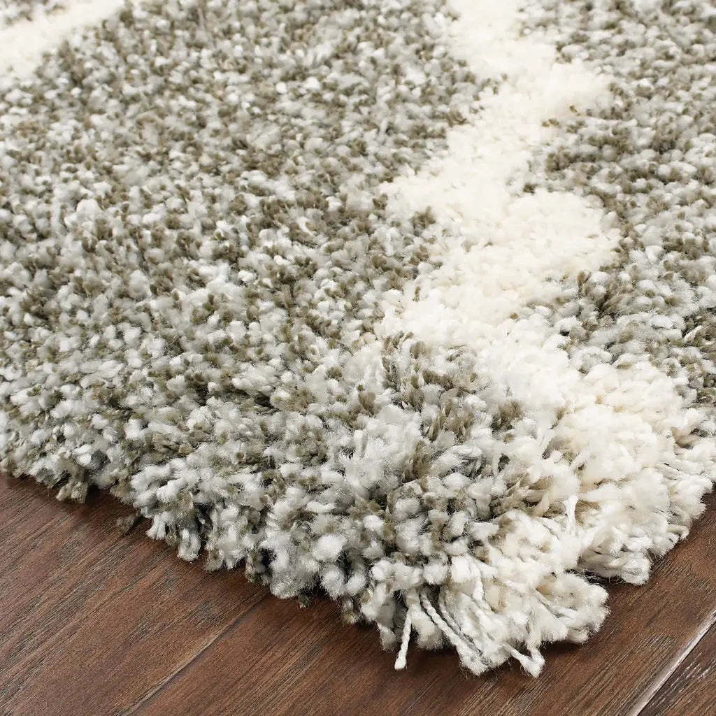 5' X 8' Grey And Ivory Geometric Shag Power Loom Stain Resistant Area Rug - Homeroots - Flyclothing LLC
