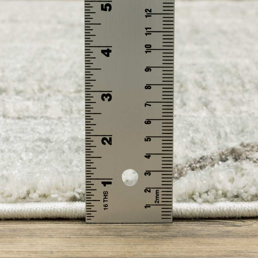 5' X 8' Gray And Ivory Geometric Power Loom Area Rug - Homeroots - Flyclothing LLC